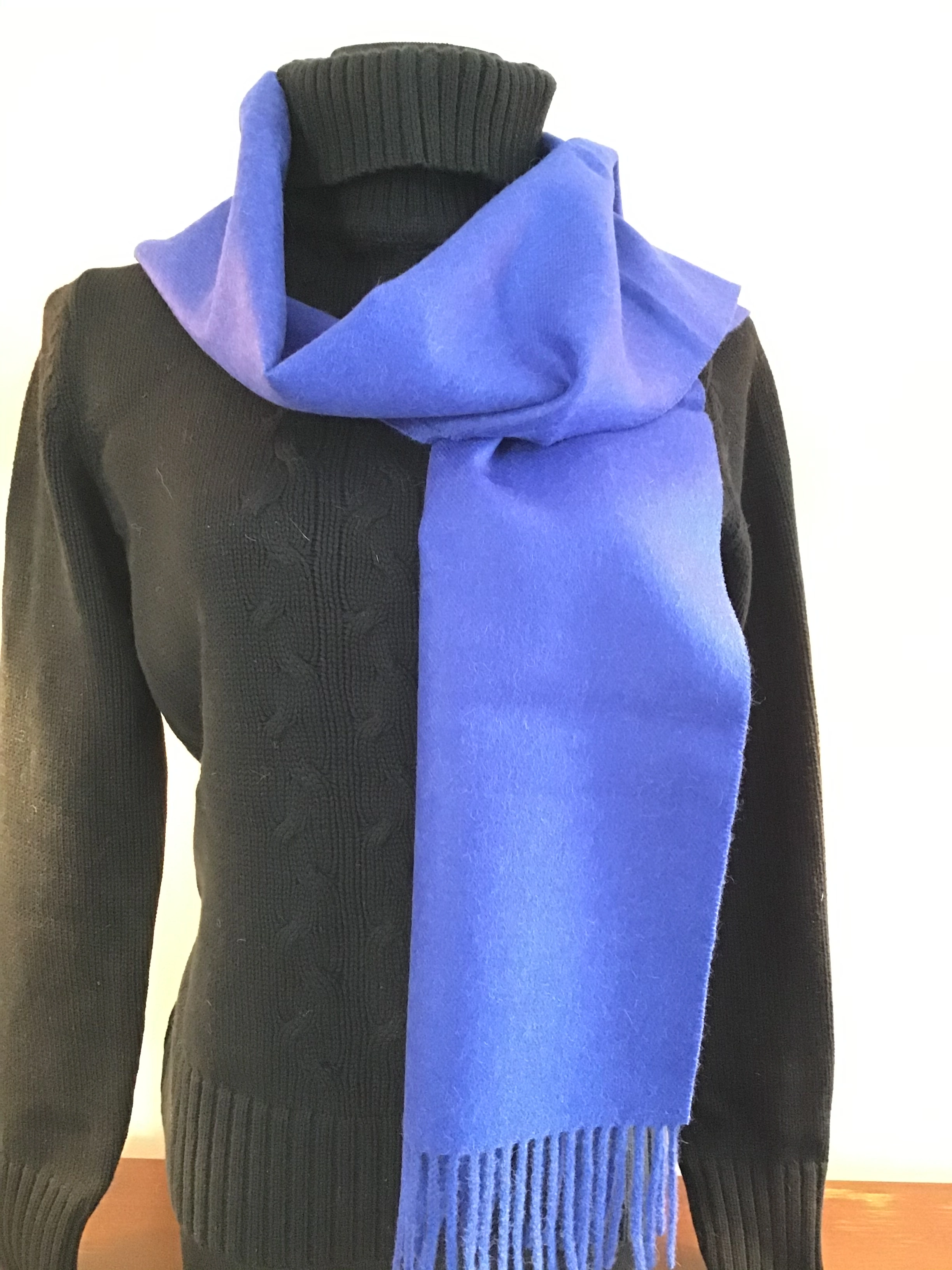 Cozy Comfort: Pure Alpaca Scarf. Luxurious Softness, Unforgettable Warmth.