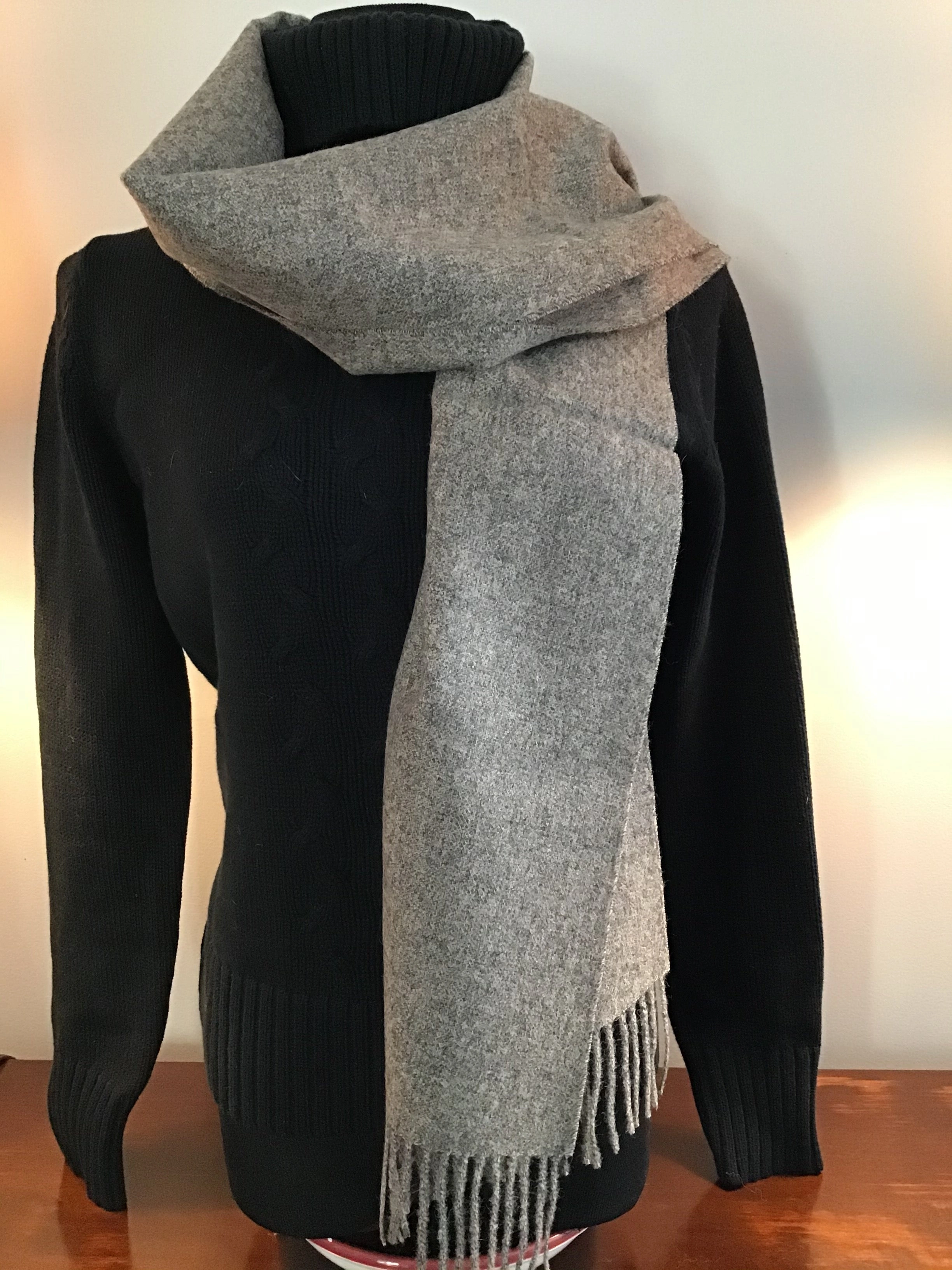 Luxuriously Soft Alpaca Scarf - Wrap Yourself in Cloud-Like Comfort.